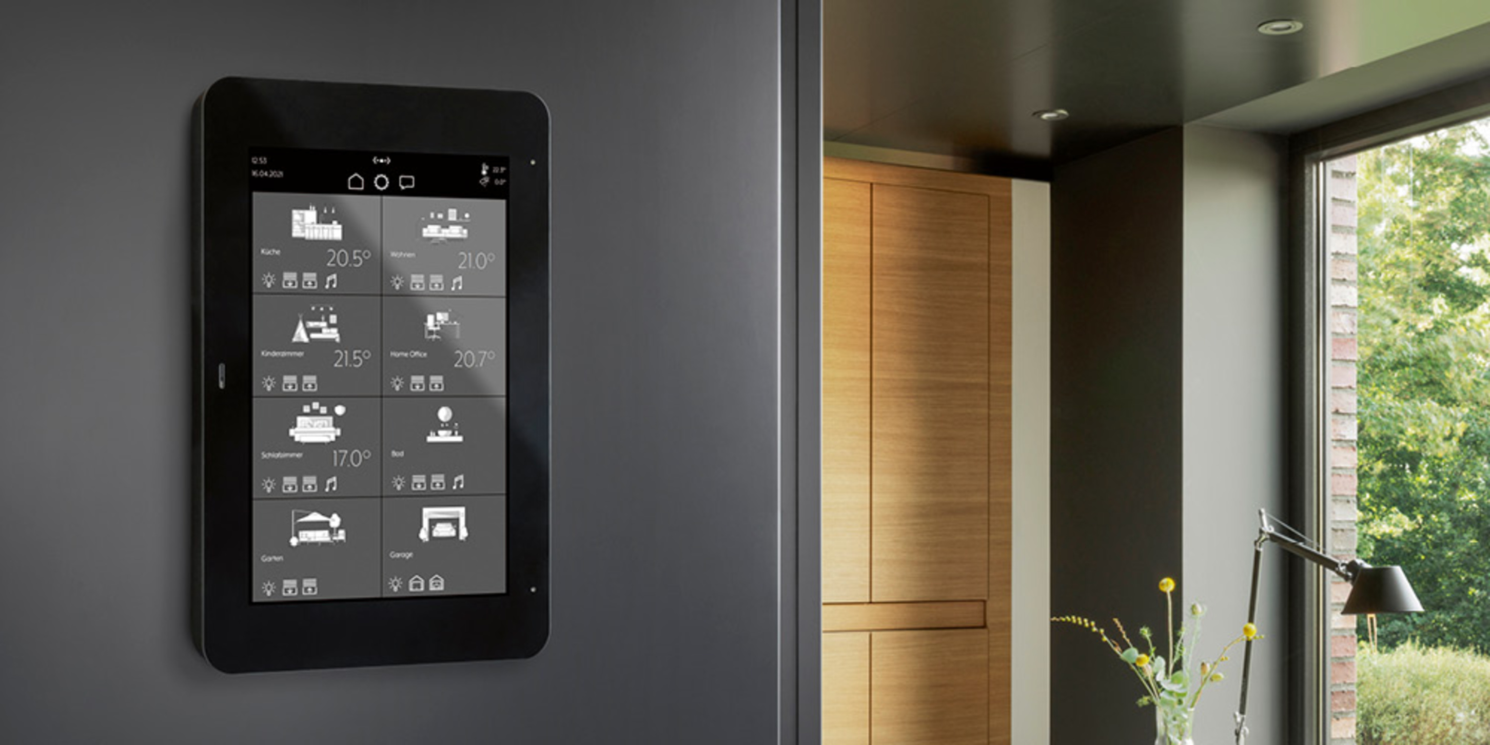 JUNG Smart Panel 8 bei Elektrotechnik Grimm GmbH in Satteldorf