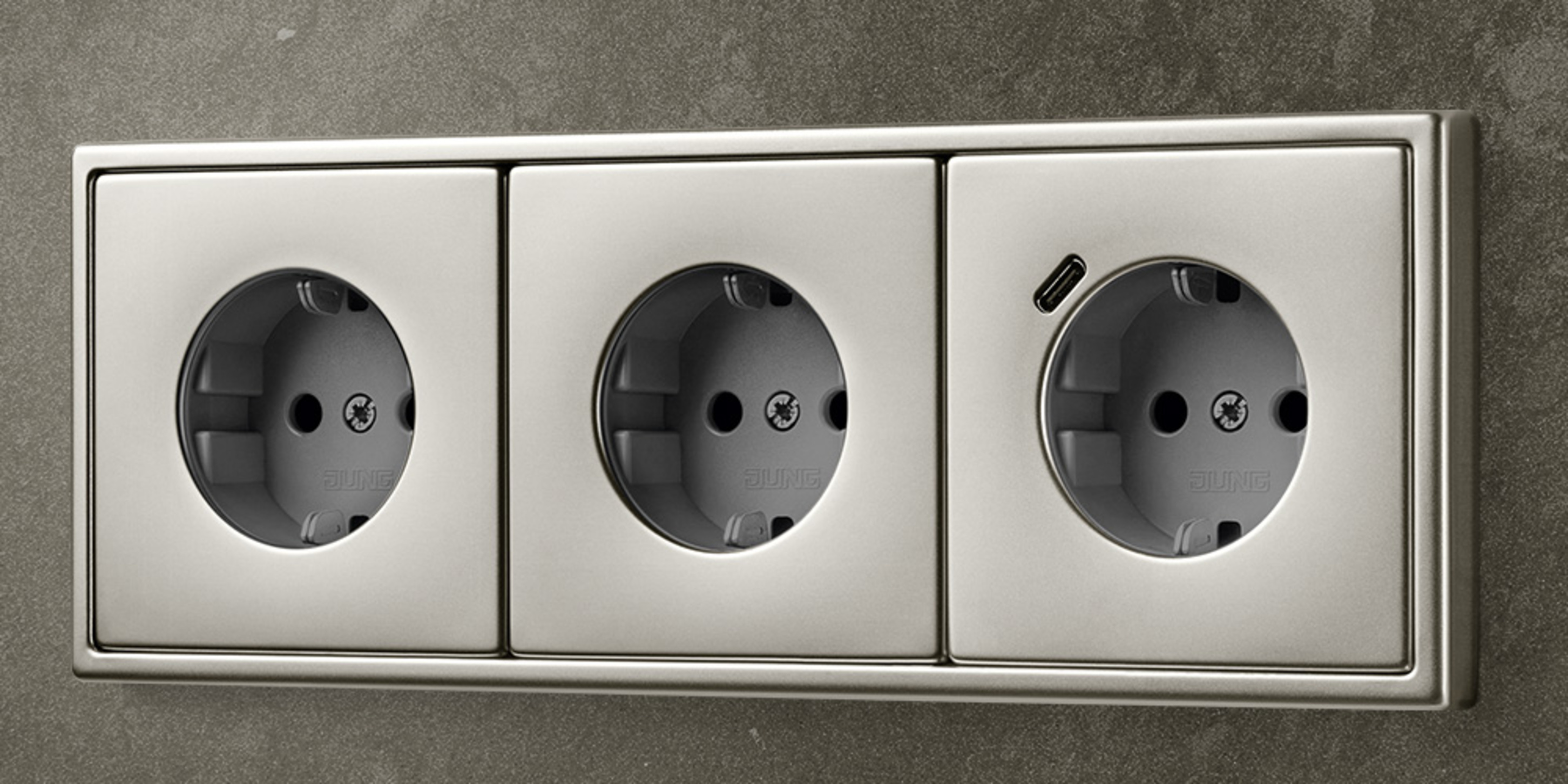 SCHUKO® Steckdosen mit USB bei Elektrotechnik Grimm GmbH in Satteldorf